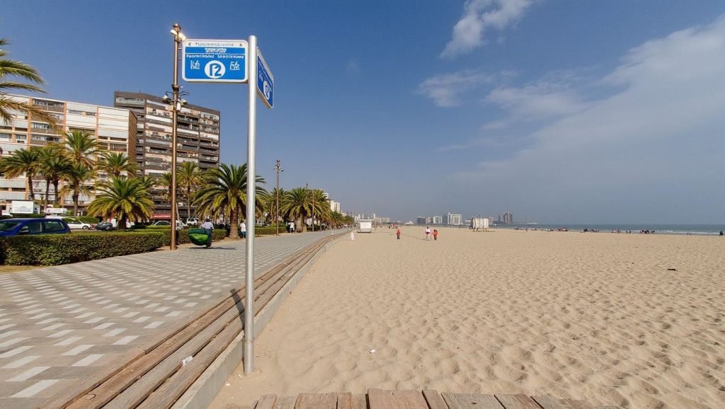 Arena y orilla en Playa de Castilla, Almonte, Huelva