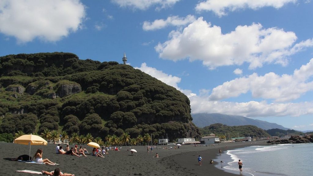 Entorno natural de Playa de Charcón en La Palma
