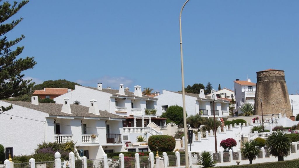 Orilla tranquila de Playa de Chilches, playa de Vélez-Málaga