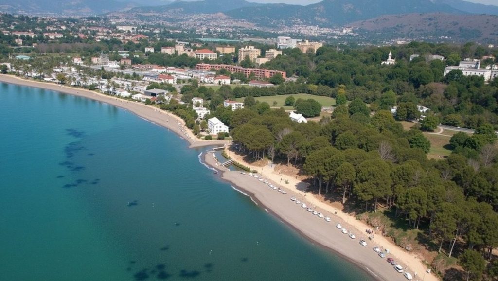 Panorámica de Playa de El Ancon con arena y mar, Marbella