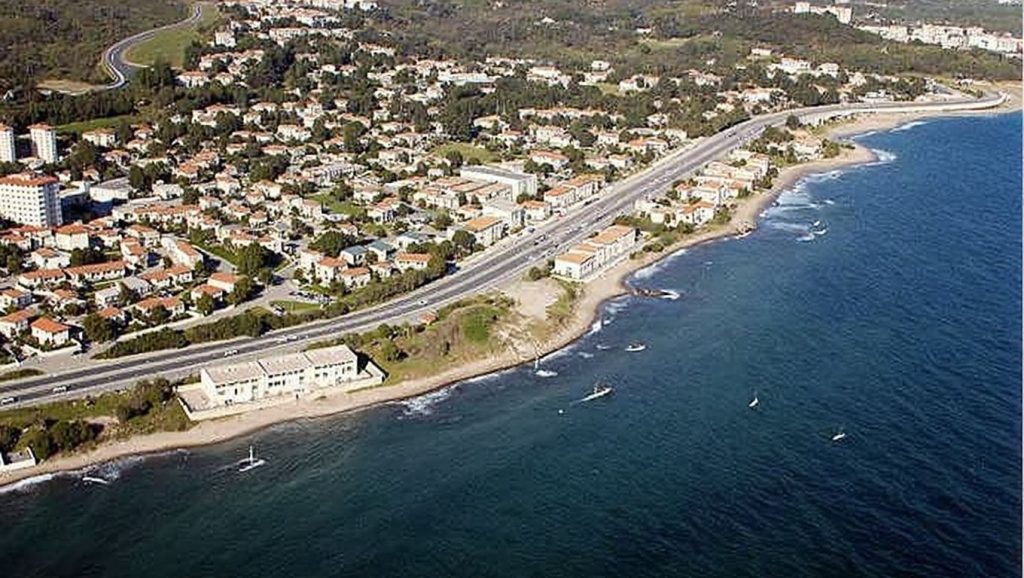 Panorámica completa de Playa de El Chaparral, playa de Mijas