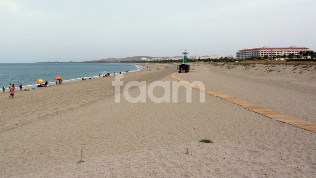 Playa de El Ejido (Fuengirola) — playa en la costa de Málaga