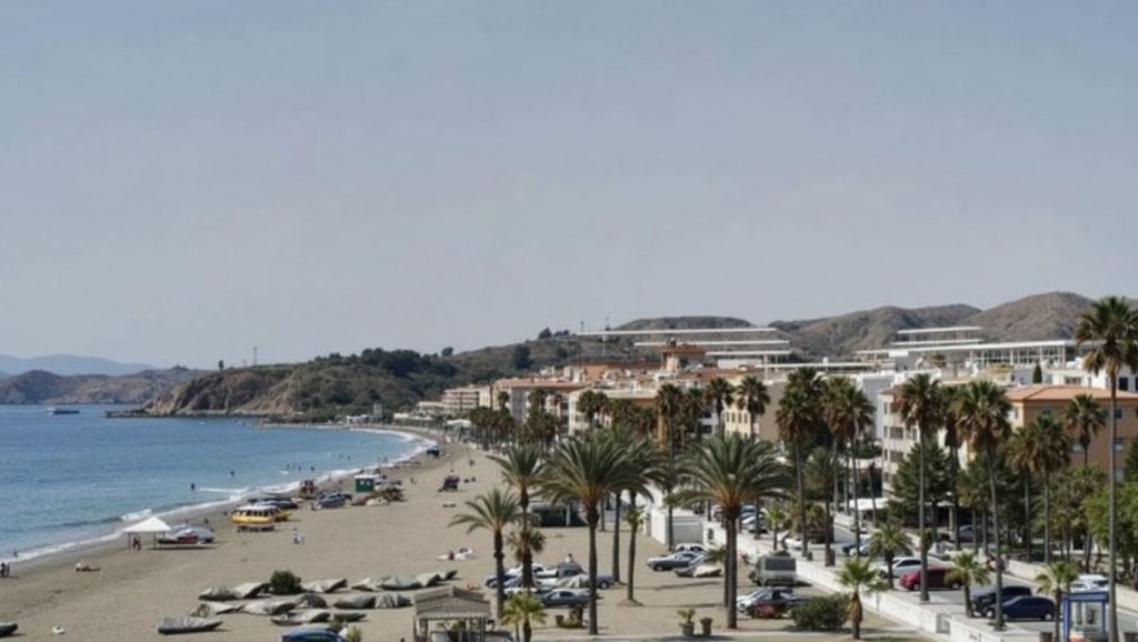 Detalle del agua en Playa de El Morche de Vélez-Málaga, Vélez-Málaga, Málaga