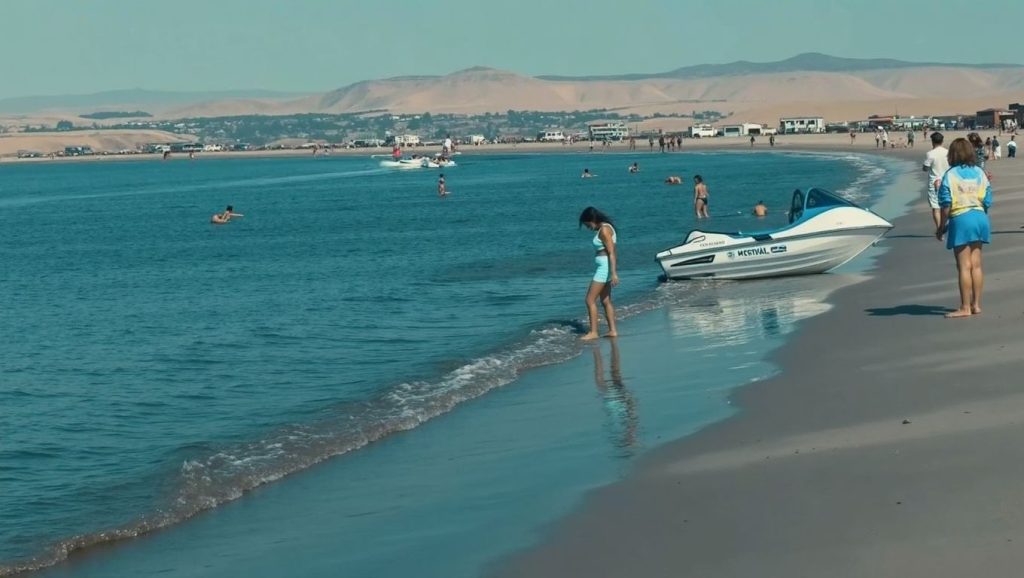 Panorámica de Playa de El Paraíso con arena y mar, Estepona