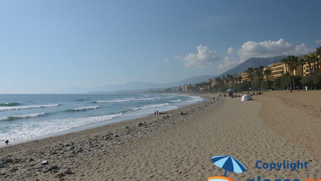 Panorámica completa de Playa de El Pinillo, playa de Torremolinos
