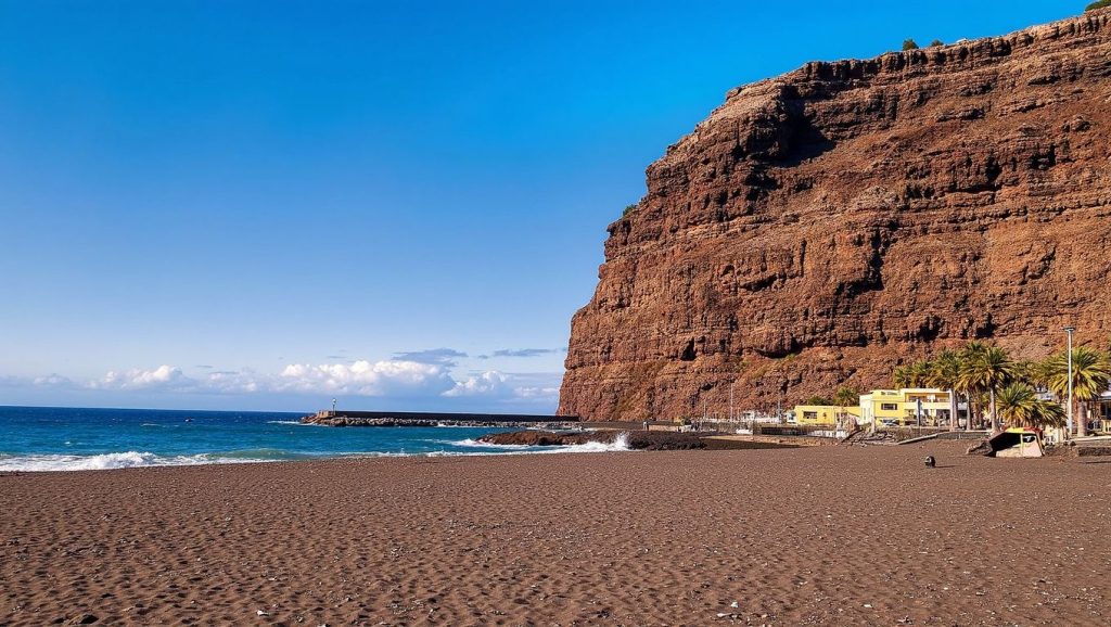 Entorno natural de Playa de El Puerto en La Palma