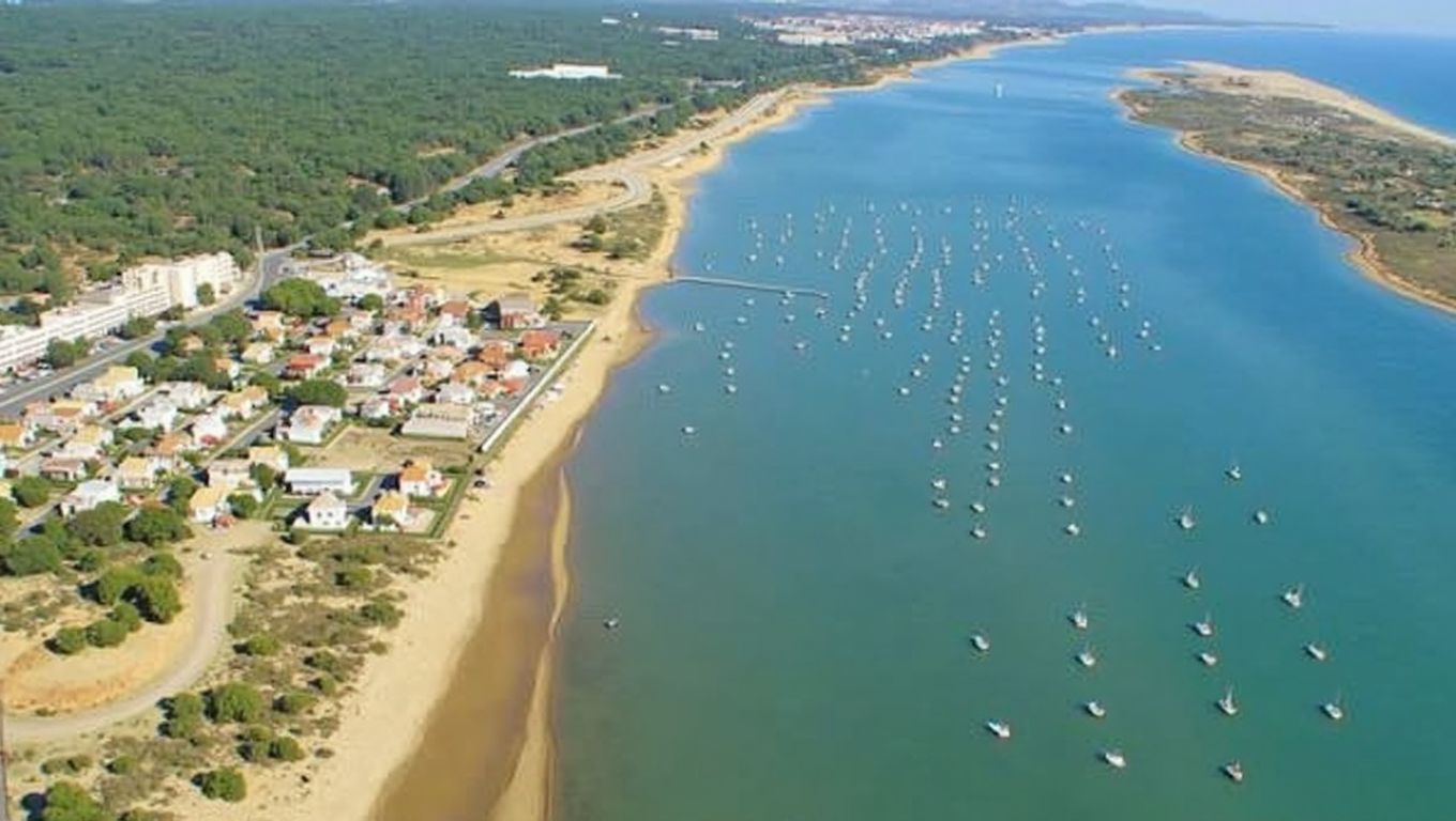 Playa de El Rompido (frente al pueblo) (Cartaya, Huelva)