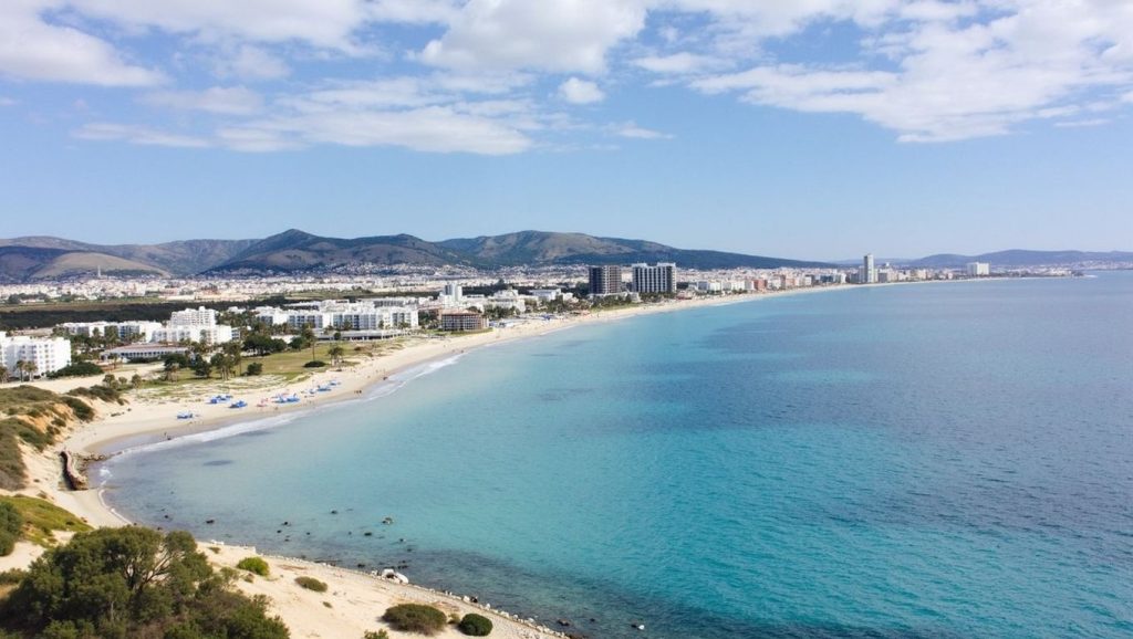 Vista general de Playa de Figueretes, Eivissa