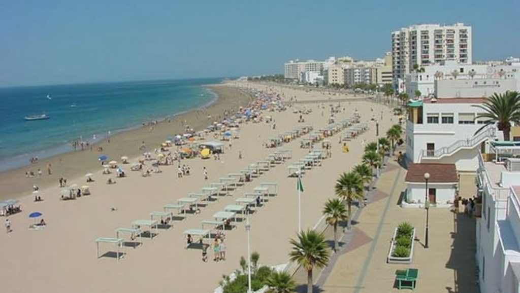 Vista de Playa de Galeones desde la orilla, Rota