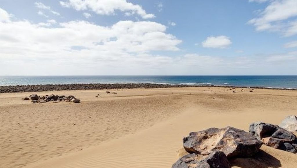 Aguas de Playa de Guacimeta en Arrecife (Lanzarote)