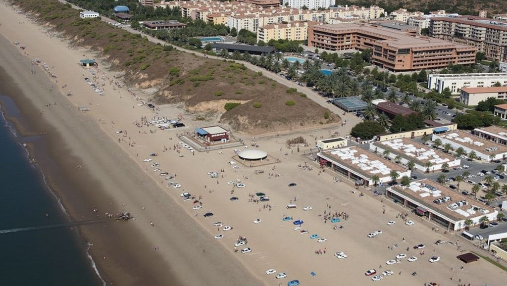 Acceso a Playa de La Antilla desde el aparcamiento, Lepe