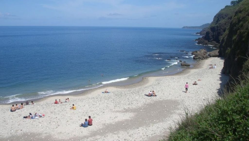 Entorno natural de Playa de la Atalaya en Asturias