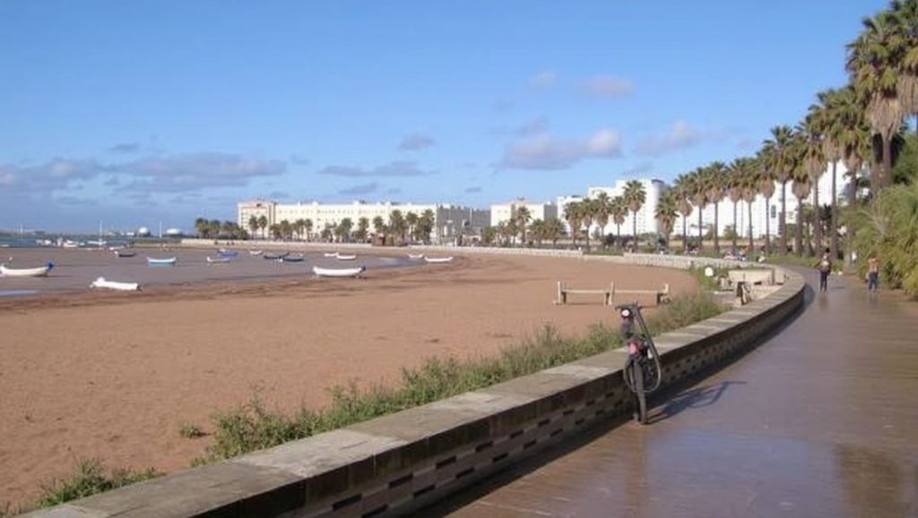 Playa La Cachucha en Puerto Real, Cádiz