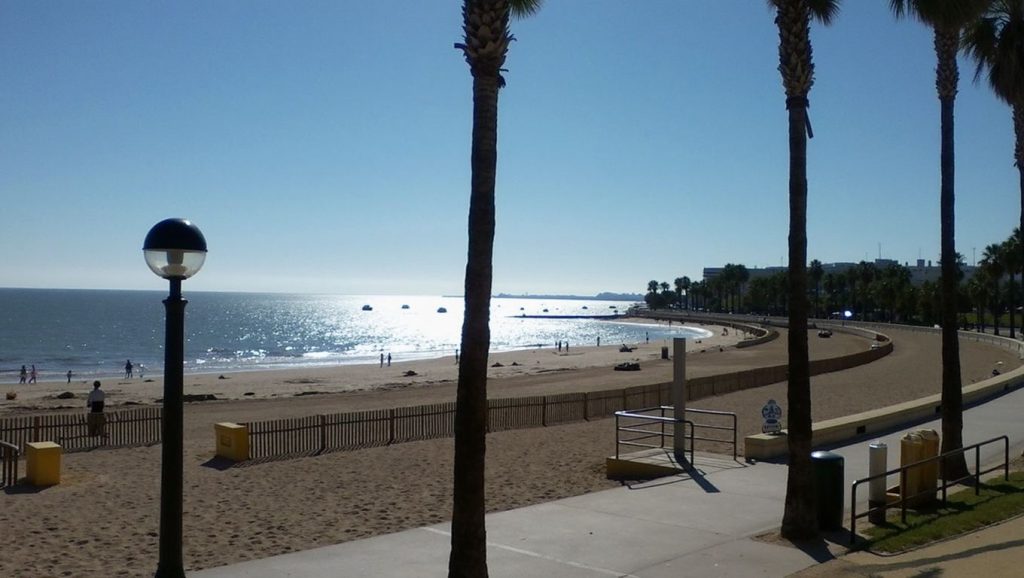 Arena fina en La Cachucha, Puerto Real, Cádiz