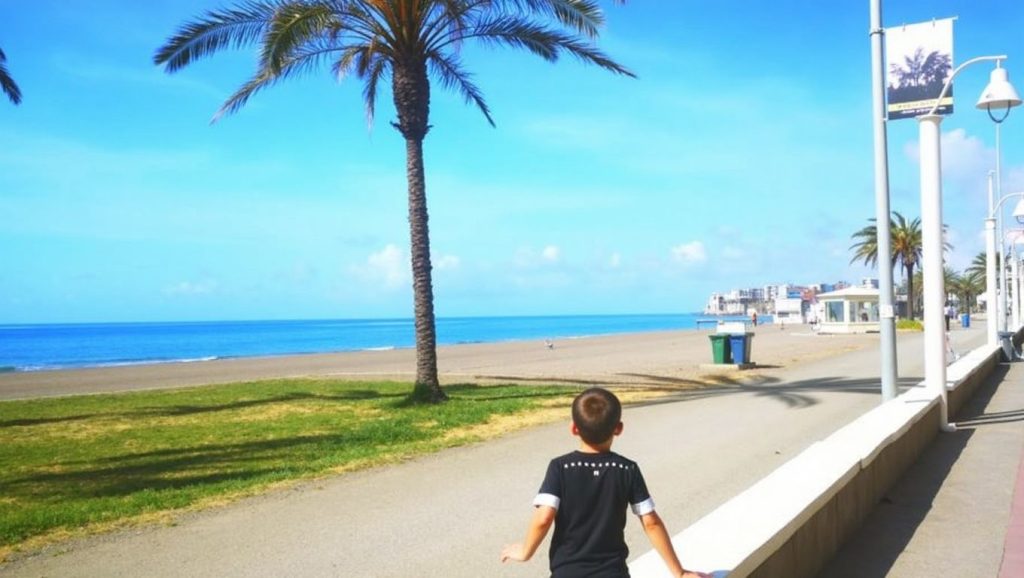 Arena fina en La Cala de Rincón, Rincón de la Victoria, Málaga