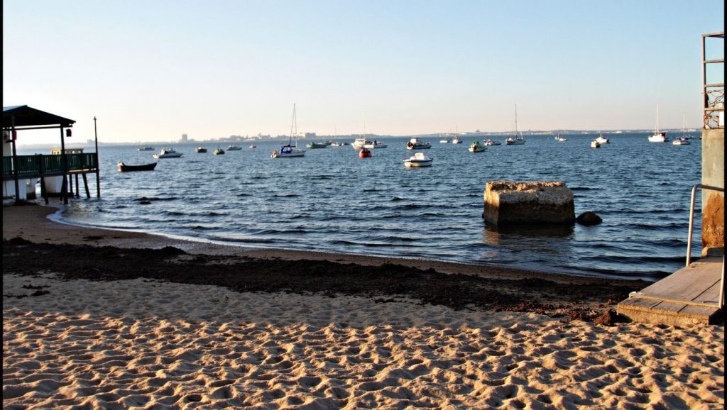 Amplia vista de Playa de la Casería, San Fernando, Cádiz