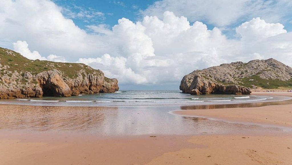 Entorno natural de Playa de la Conchiquina en Asturias