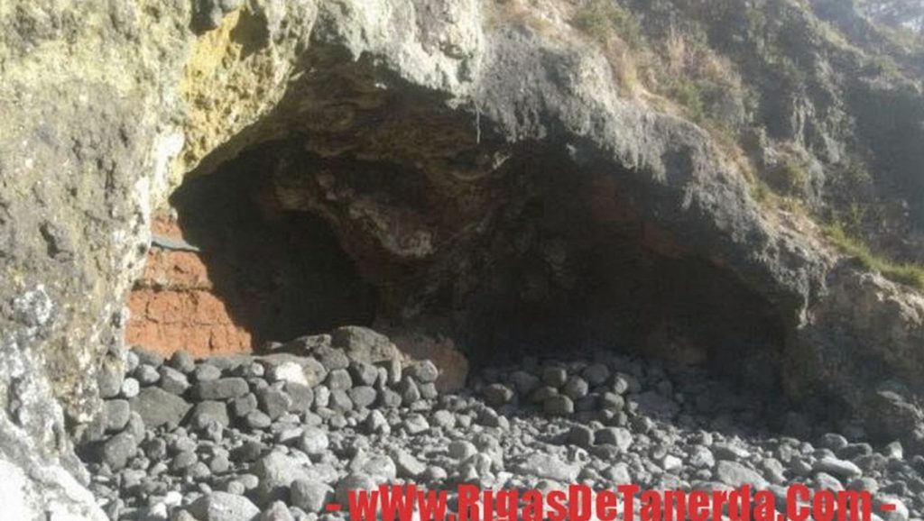 Arena de Playa de la Cueva del Agua, El Rosario (Tenerife)