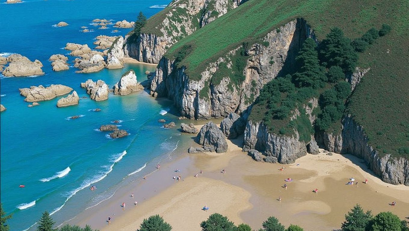 Playa de La Franca, Ribadedeva, Asturias