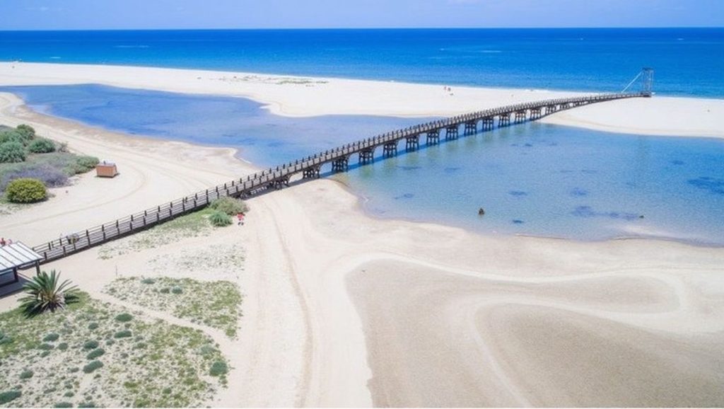 Foto de Playa de la Gaviota / Punta del Caimán