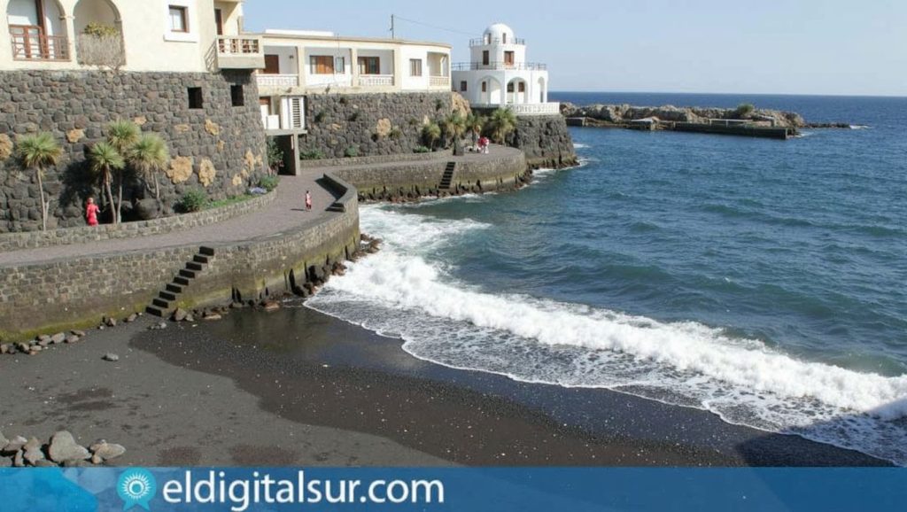 Entorno natural de Playa La Hornilla en Tenerife