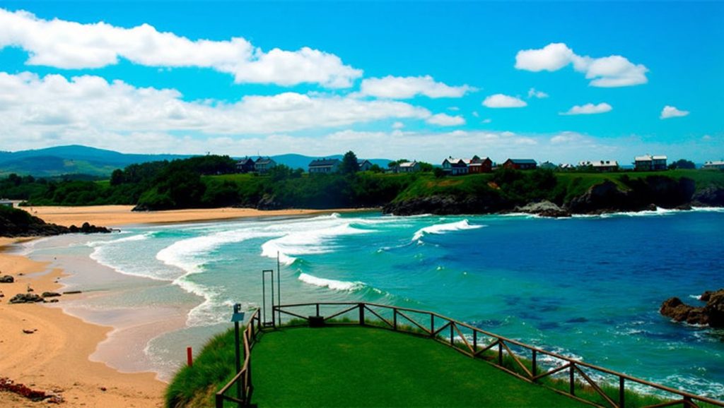 Playa De La Paloma en Tapia de Casariego (Asturias)