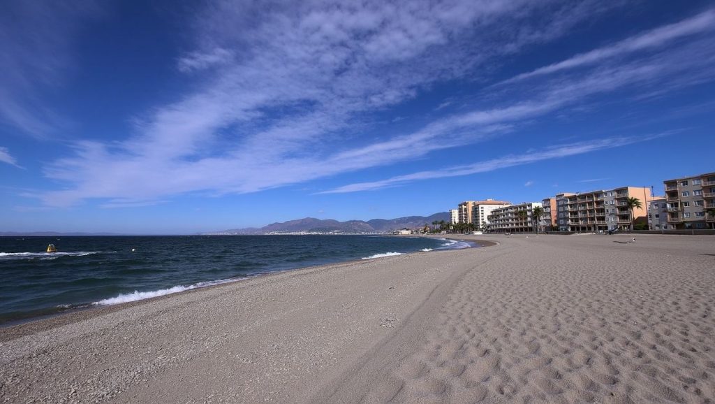 Playa Pelá en Torrenueva Costa, Granada