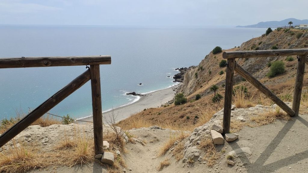 Vista general de Playa de Las Alberquillas, Nerja