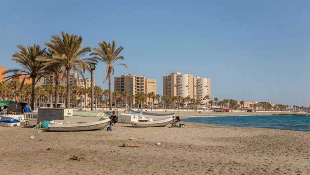 Horizonte desde Playa de las Conchas del Zapillo, Almería, Almería