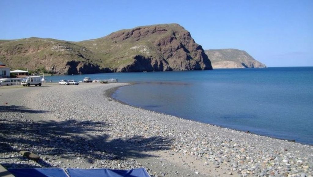 Arena y mar en Playa de Las Negras, Níjar, Almería