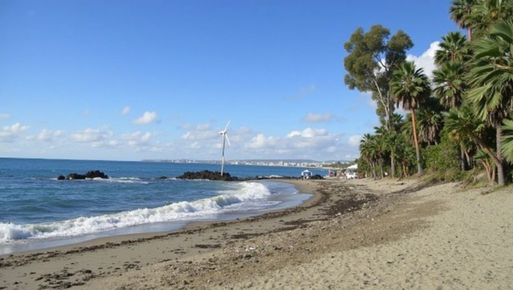 Agua y arena en Playa de Las Viborillas, Benalmádena