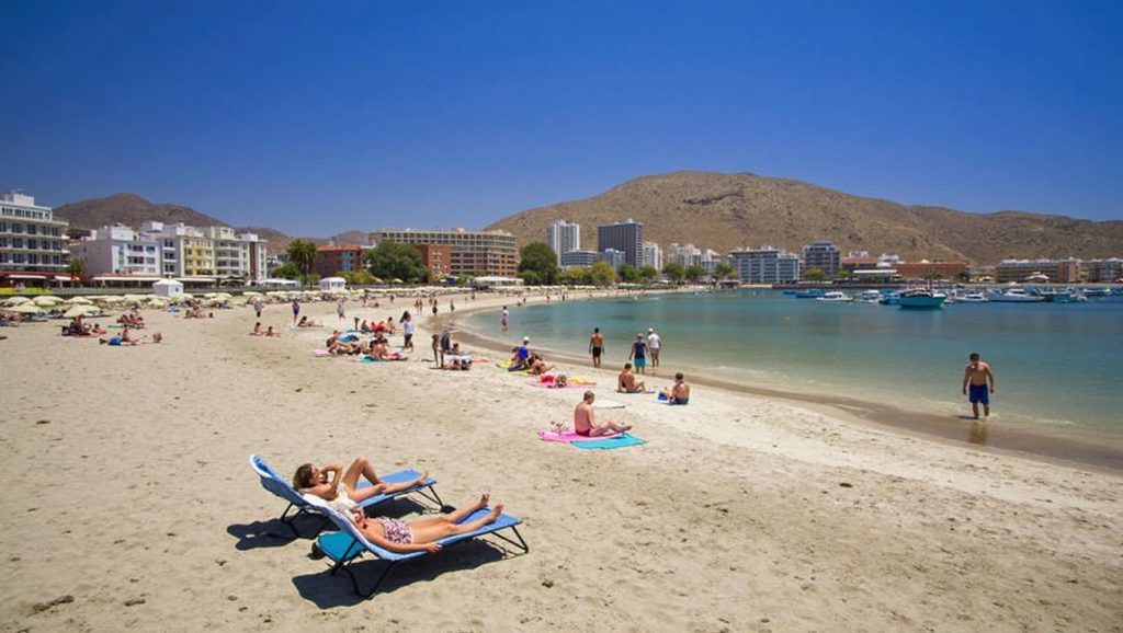 Arena volcánica de Playa de Los Cristianos, Arona (Tenerife)