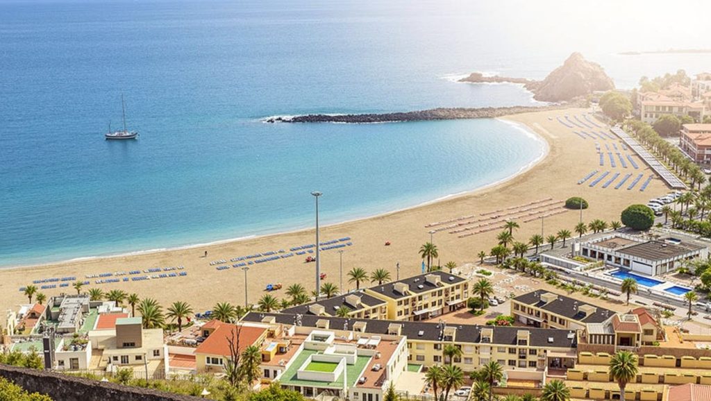 Aguas de Playa de Los Cristianos en Arona (Tenerife)