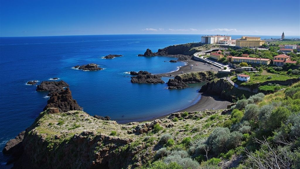 Arena de Playa de Los Guinchos, Breña Baja (La Palma)