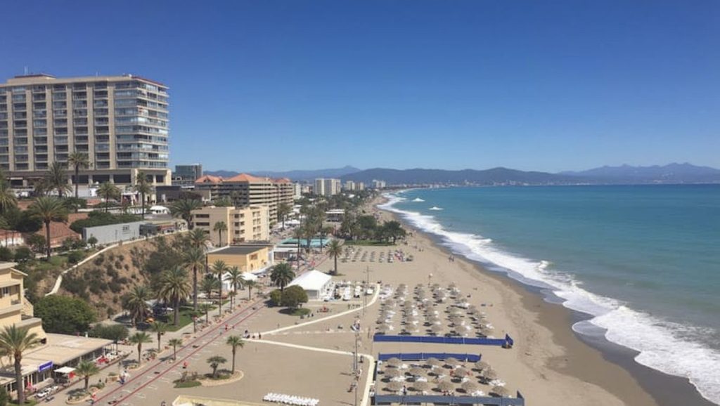 Amplio horizonte marino en Playa de Los Pacos, Fuengirola