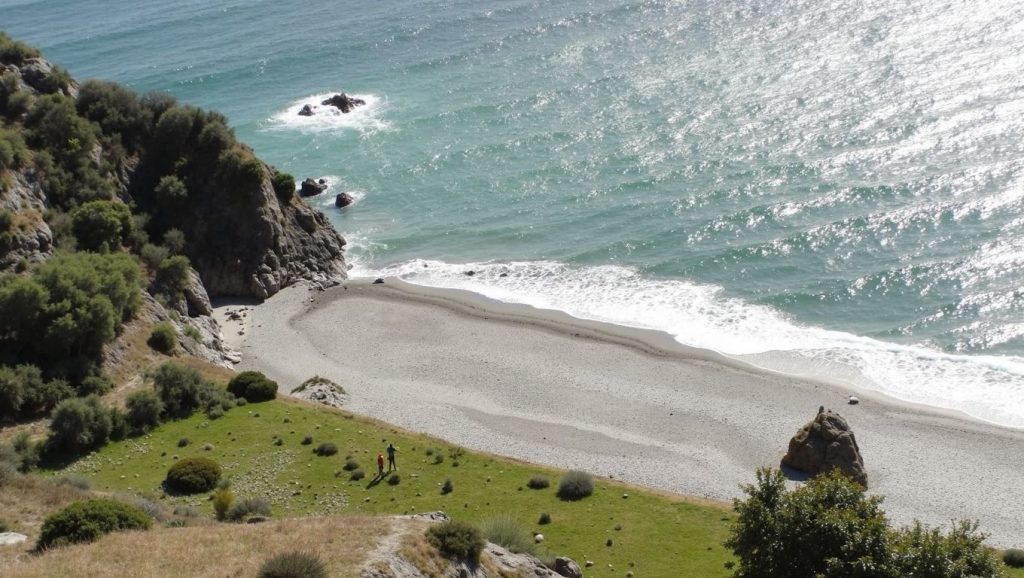 Panorámica completa de Playa de los Pinos, playa de Marbella