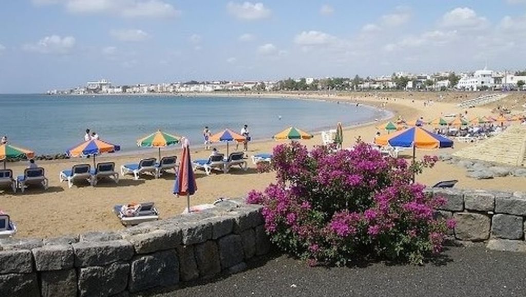 Entorno natural de Playa de los Pocillos en Lanzarote