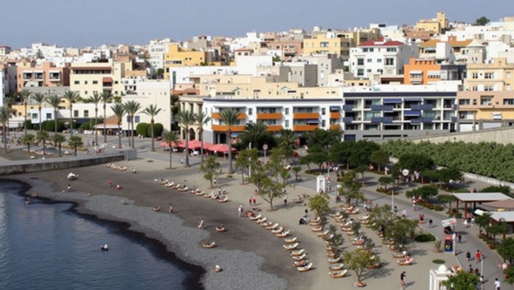 Arena volcánica de Playa de los Topos, Guía de Isora (Tenerife)