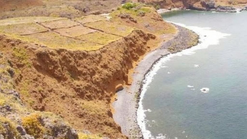 Arena volcánica de Playa de los Troches, Tegueste (Tenerife)
