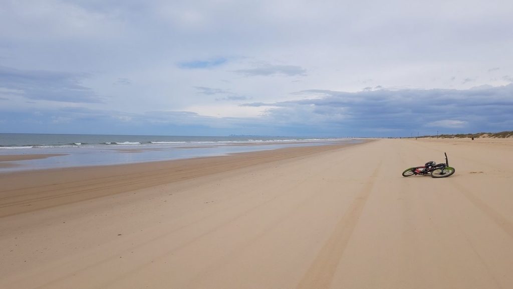 Línea de costa en Playa de Malandar, Almonte