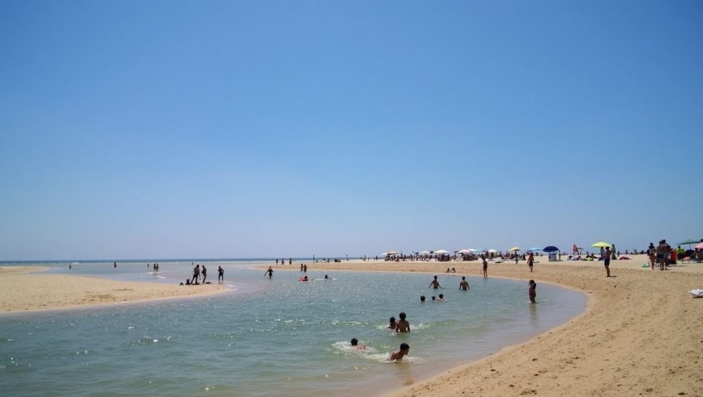 Amplia vista de Playa de Mazagón (tramo urbano), Palos de la Frontera, Huelva