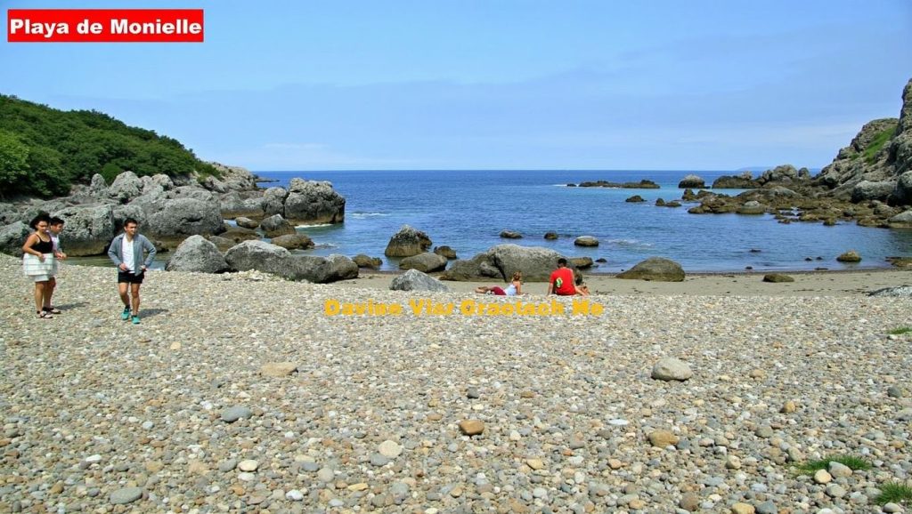 Playa de Moniello en Asturias (Asturias)