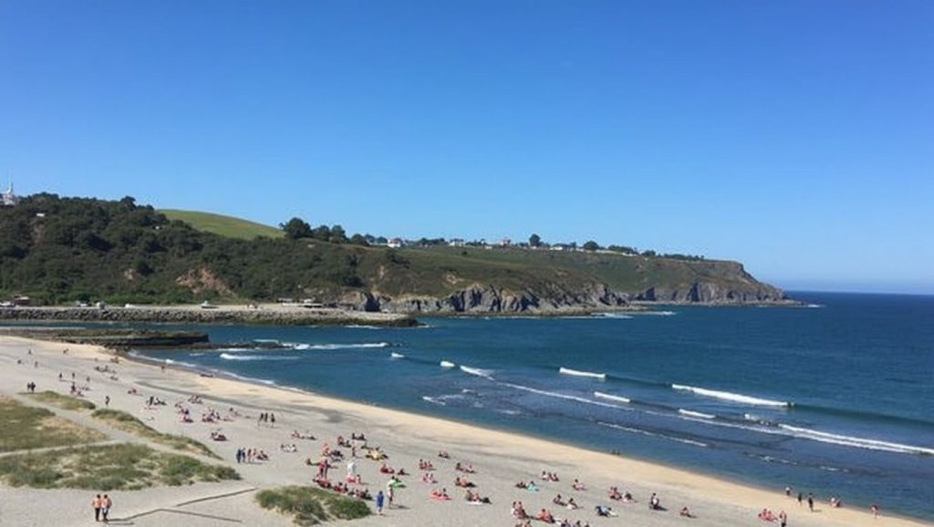 Acantilados y costa de Playa de Navia, Navia (Asturias)