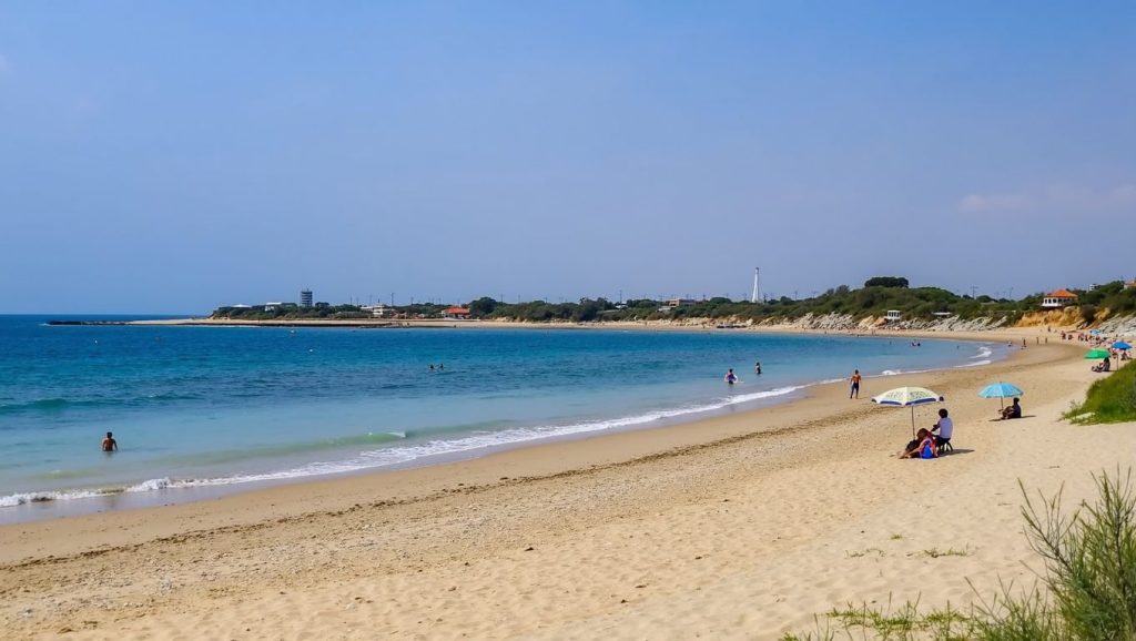 Vista de Playa de Peginas desde la orilla, Rota