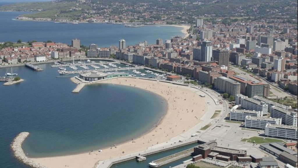 Ría y costa de Playa de Poniente en Asturias, Asturias