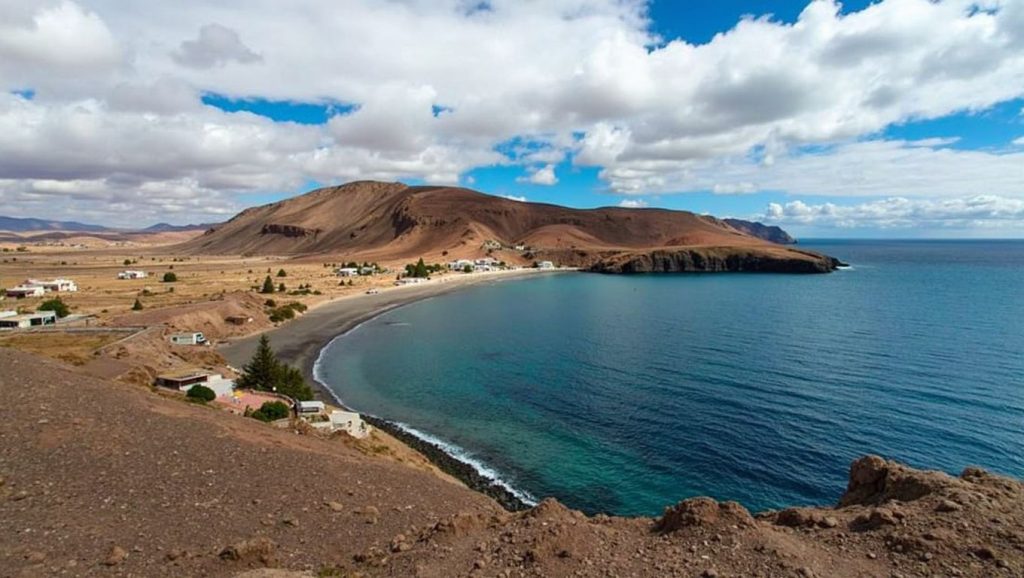 Entorno natural de Playa de Puerto Rico en Gran Canaria