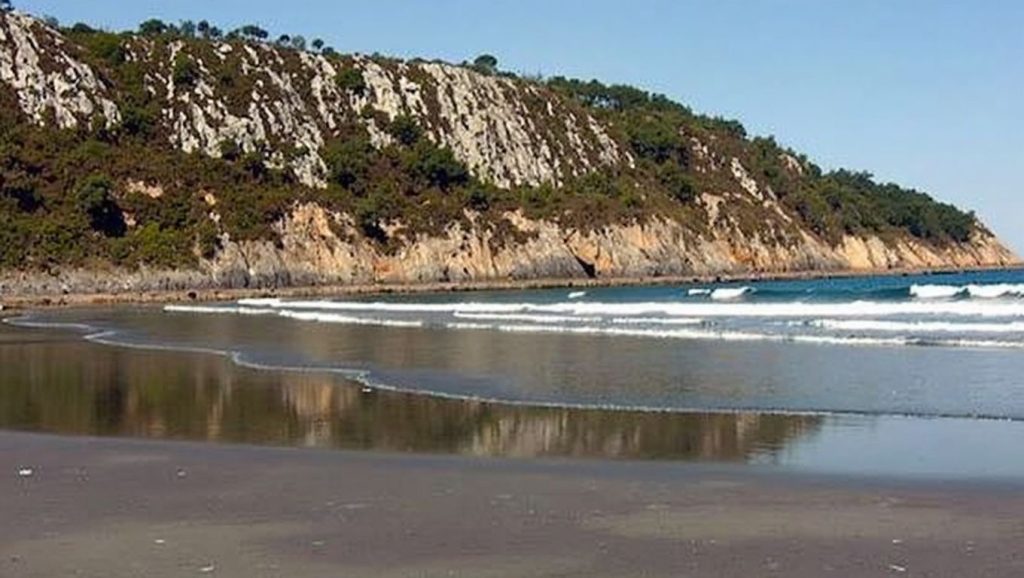 Acantilados y costa de Playa de Sabugo, Asturias (Asturias)