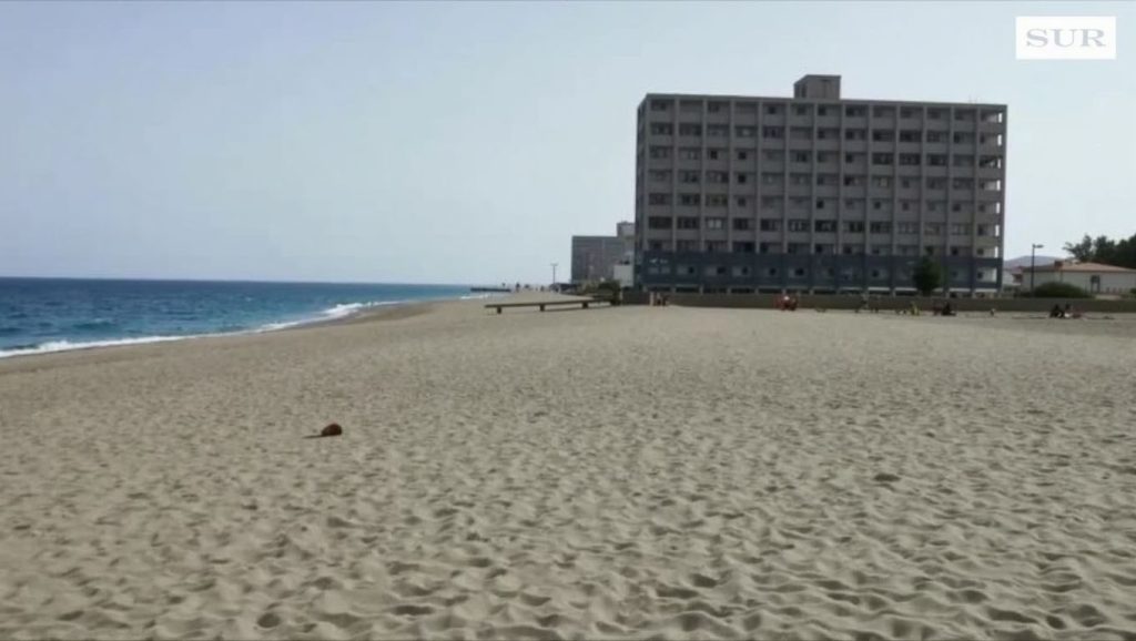 Orilla tranquila de Playa de Sacaba, playa de Málaga