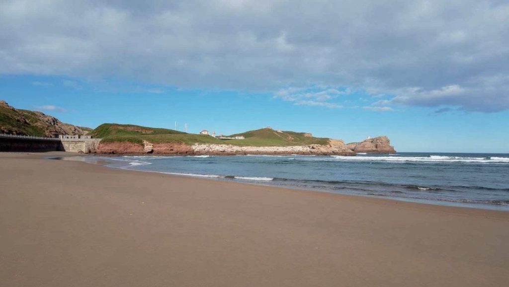 Aguas de Playa de Salinas en Asturias (Asturias)