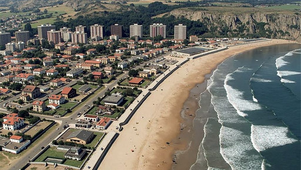 Arena de Playa de Salinas, Asturias (Asturias)